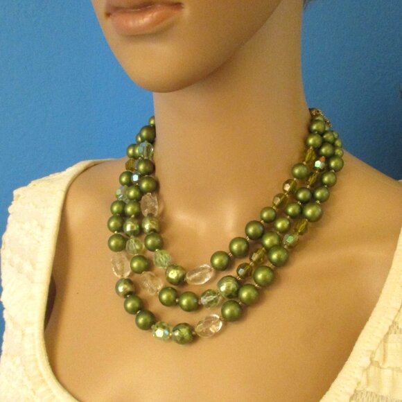 DE MARIO Three Strand Satin Green Aurora Borealis Rock Crystal Bead Necklace - Picture 9 of 14